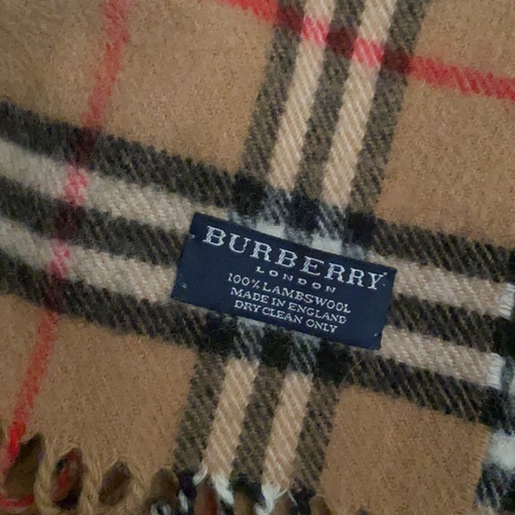 Authentic Burberry classic plaid 100% lambs wool scarf - Picture 3 of 4